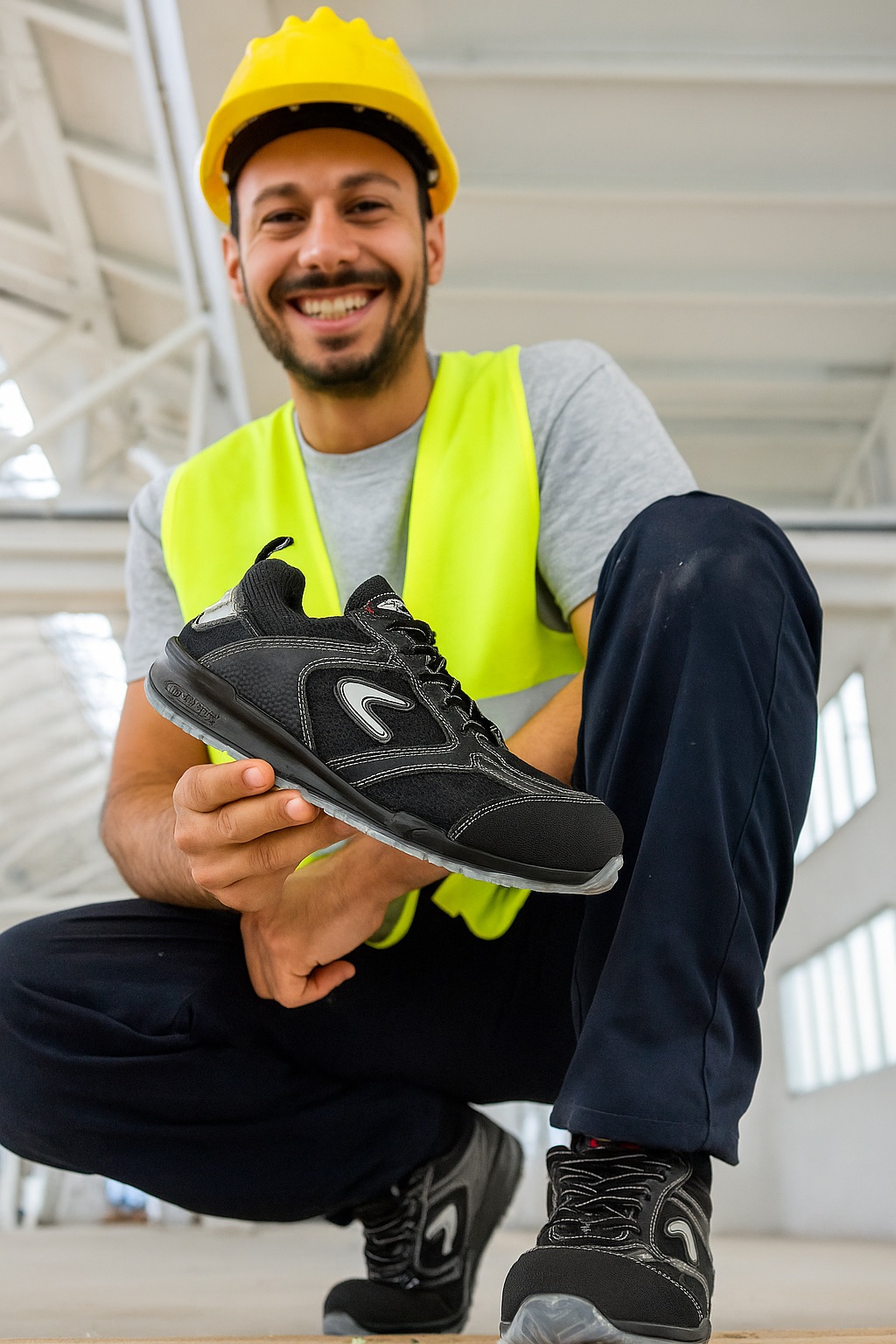Il vero Lavoratore Sceglie le Scarpe Cofra Petri S1PS